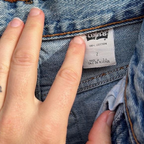 Vintage Levi’s denim shorts button fly - Picture 6 of 6